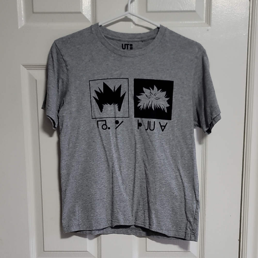 Uniqlo HUNTER X HUNTER Gray Graphic T-Shirt XS